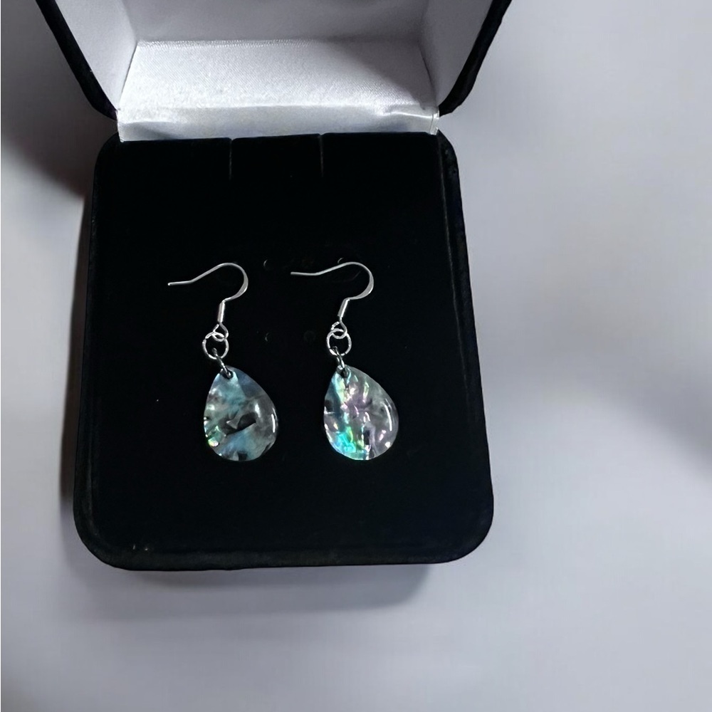 New shell pattern dangle earrings - Picture 2 of 4